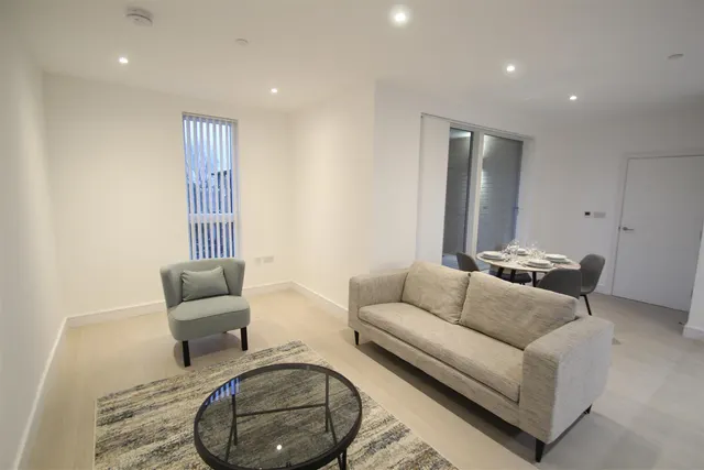 Photo 2 — The Avenue, London, NW6 7YG