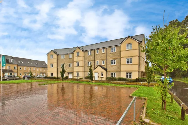 Raven Court, Houndstone, Yeovil, photo 1