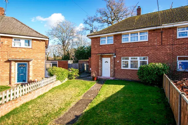 Weir Road, Hartley Wintney, Hook, Hampshire, RG27 8EP, photo 1