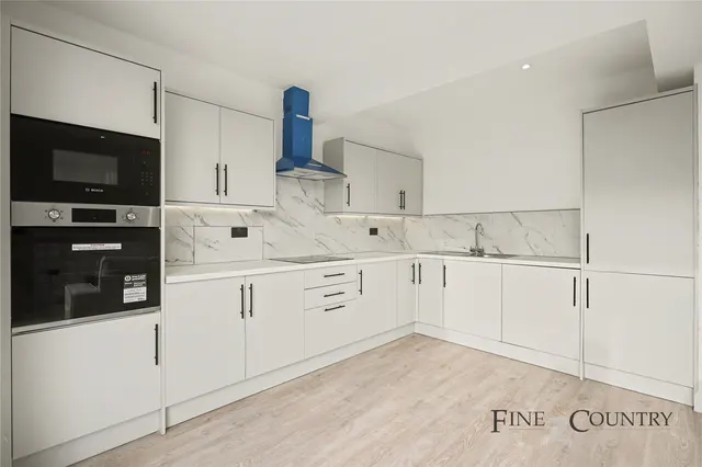 Hill Close, London, photo 3