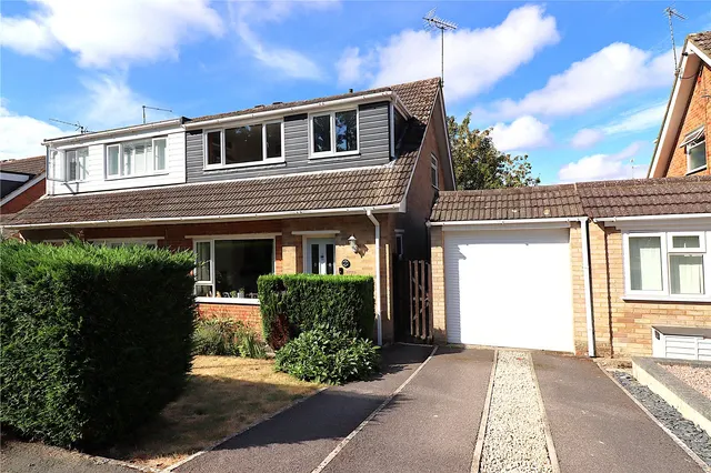 Durnsford Avenue, Fleet, Hampshire, GU52 7TA, photo 1