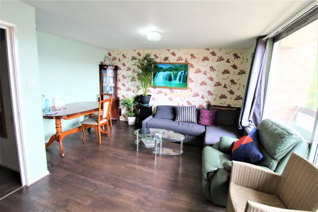 Photo 3 — Seabrooke Rise, Grays, Essex, RM17 6DR