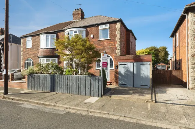 Weston Crescent, Stockton-On-Tees, photo 1