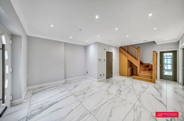Photo 3 — Foscote Road, London, NW4