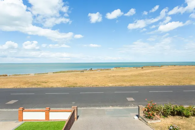 Royal Esplanade, Margate, CT9, photo 2