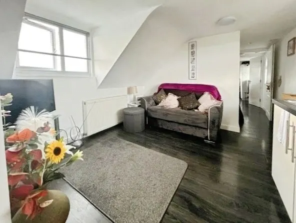 Chesterfield Road, Ashford, TW15, photo 3