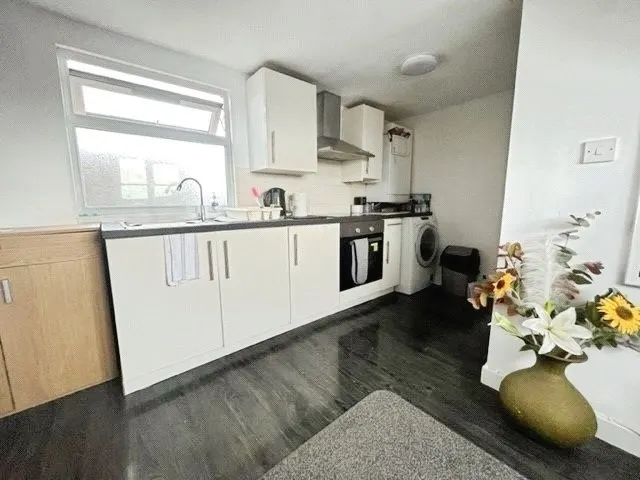 Chesterfield Road, Ashford, TW15, photo 2