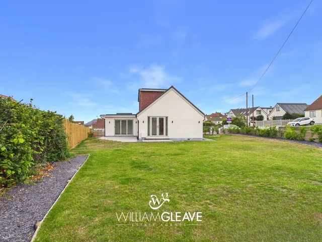 Photo 2 — Penlan, Llandudno, Conwy, LL30 1PE