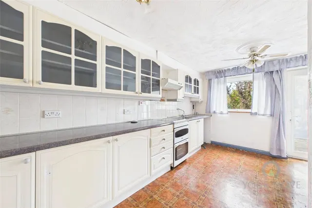 Photo 3 — Grenville Road, Buckingham, Buckinghamshire, MK18