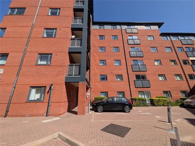 Broad Gauge Way, Wolverhampton, WV10, photo 1
