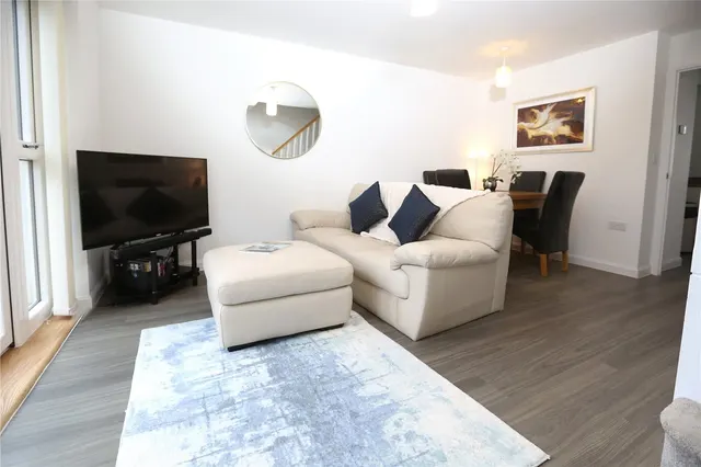 Bazeley Road, Waterlooville, PO7, photo 3