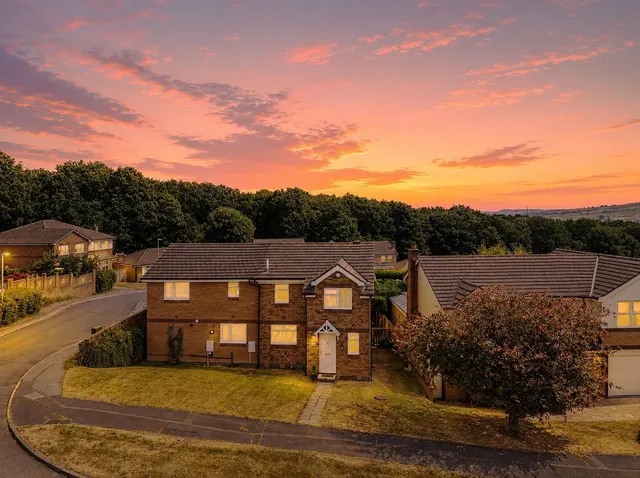 Redwood Drive, Bradley, Huddersfield, photo 1