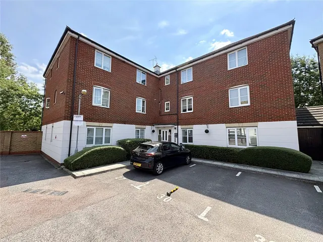 Sachfield Drive, Chafford Hundred, Grays, Essex, RM16, photo 1