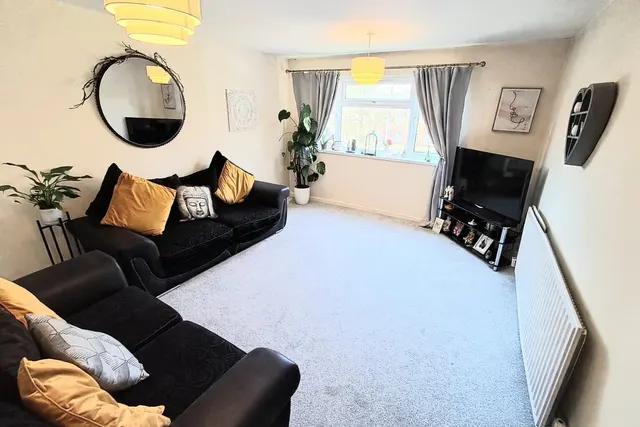 New Penkridge Road, Cannock, Staffordshire, WS11, photo 1