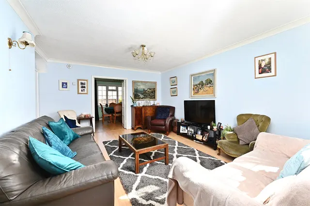 Photo 2 — Brewers Close, Farnborough, Hampshire, GU14 8NR