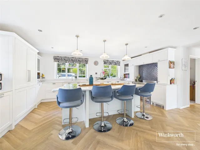 Carbinswood Lane, Woolhampton, RG7, photo 2