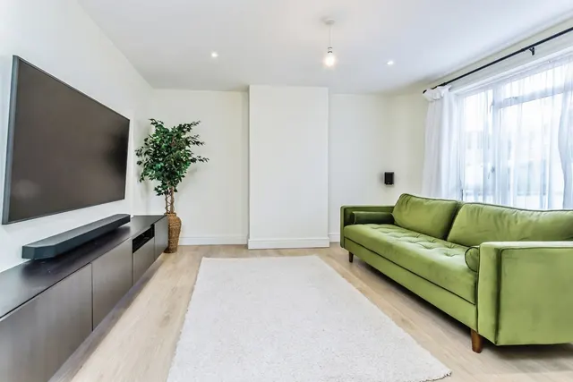 Photo 2 — Homestead Way, New Addington, Surrey, CR0