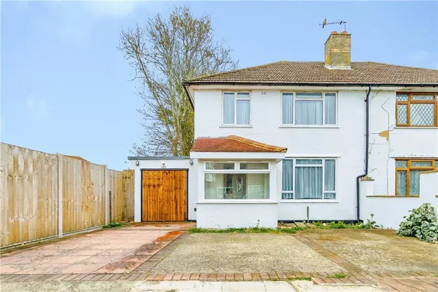 Homestead Way, New Addington, Surrey, CR0, photo 1