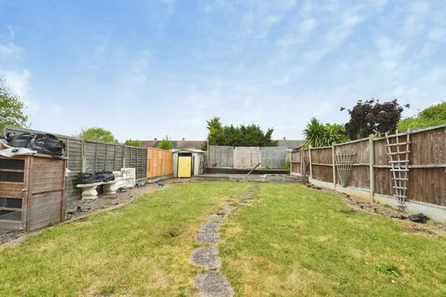 Photo 2 — Sandon Road, Basildon, Essex, SS14