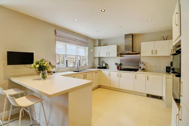 Fleming Drive, Lichfield, WS13, photo 3
