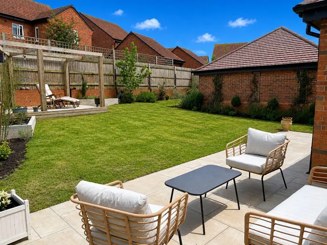 Fleming Drive, Lichfield, WS13, photo 2