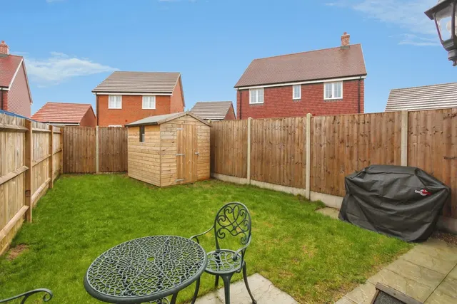 Reeves Avenue, Paddock Wood, TN12, photo 2