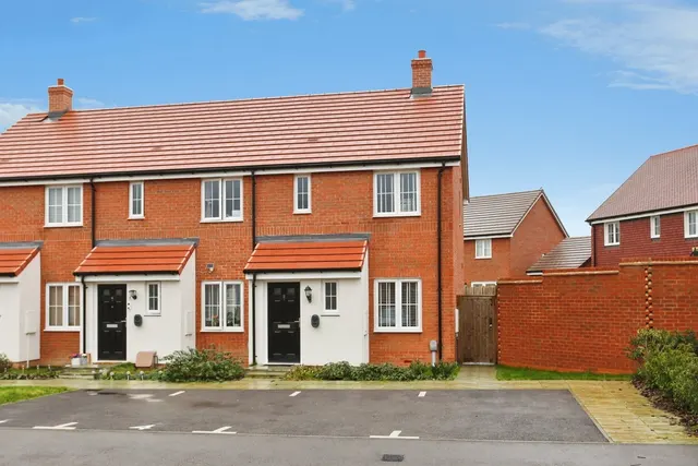 Reeves Avenue, Paddock Wood, TN12, photo 1