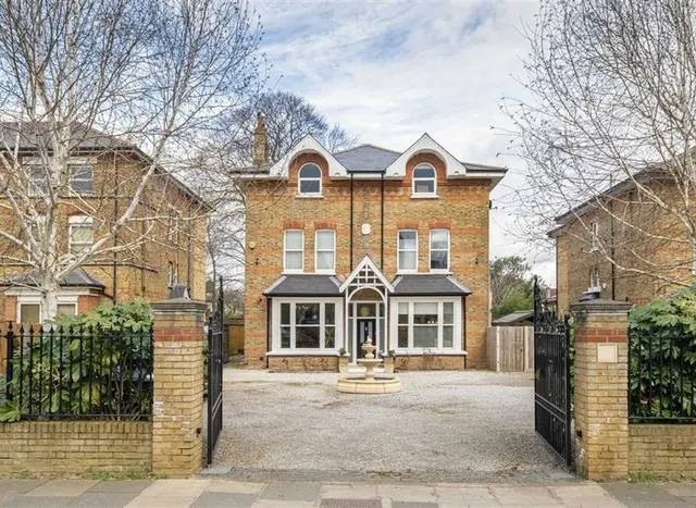 Stanley Road, Teddington, TW11, photo 1