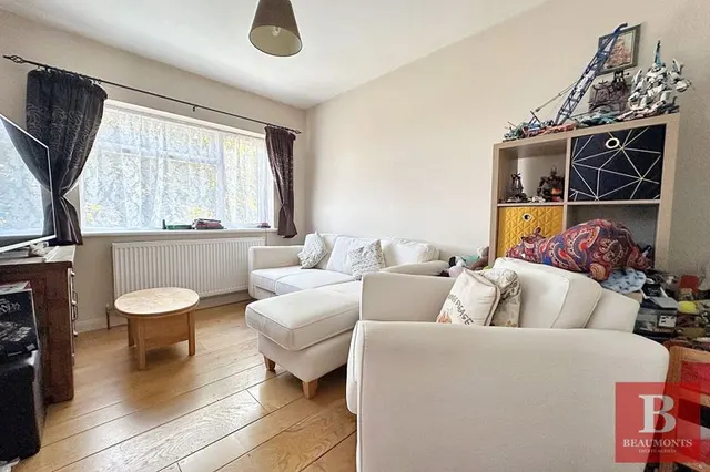 Photo 2 — Lambourne Close, Brighton BN1 7FJ