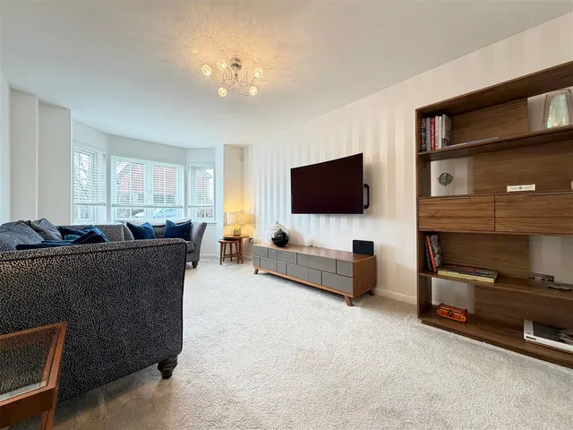 Photo 2 — Greenoakhill Court, Uddingston, Glasgow, G71 7PQ