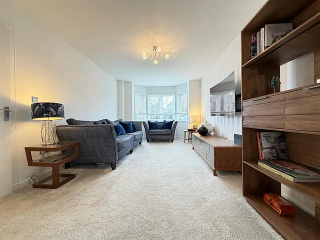 Photo 3 — Greenoakhill Court, Uddingston, Glasgow, G71 7PQ