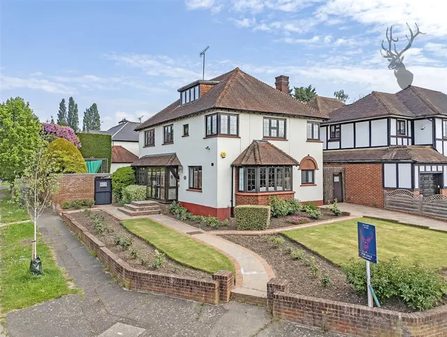 Courtland Drive, Chigwell, IG7, photo 1