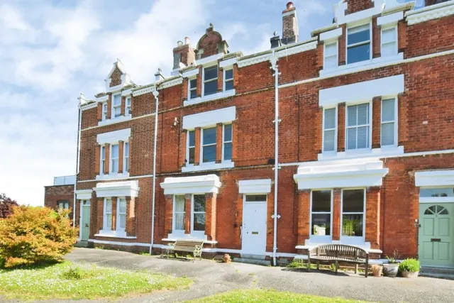 Howell Road, Exeter, photo 1