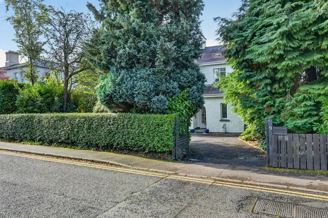 Off Malone Road, Belfast, BT9, photo 3