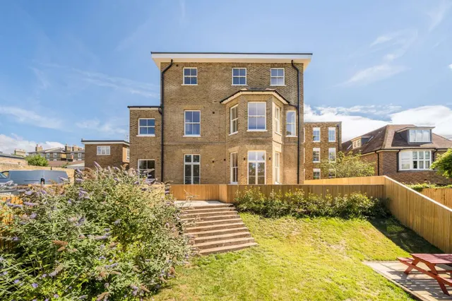 Thornton Heights, Hillside, SW19, photo 1