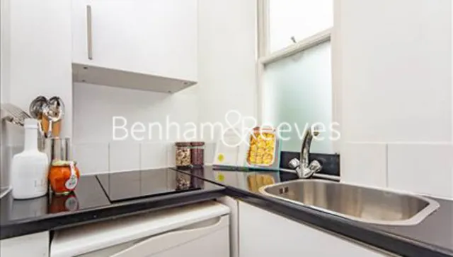 Hill Street, West End, W1J, photo 2