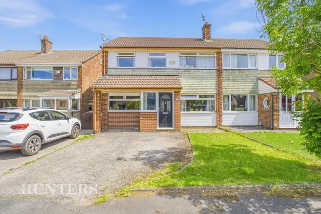 Chichester Close, Smithy Bridge, OL15, photo 1