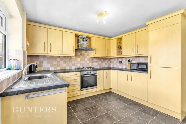 Chichester Close, Smithy Bridge, OL15, photo 3
