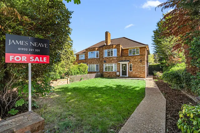 Photo 3 — Gladsmuir Close, Walton-On-Thames KT12 3JD