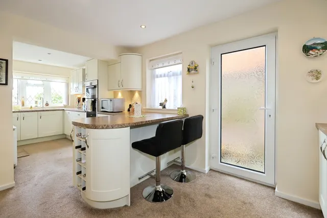 Bronte Drive, Kidderminster, DY10, photo 2