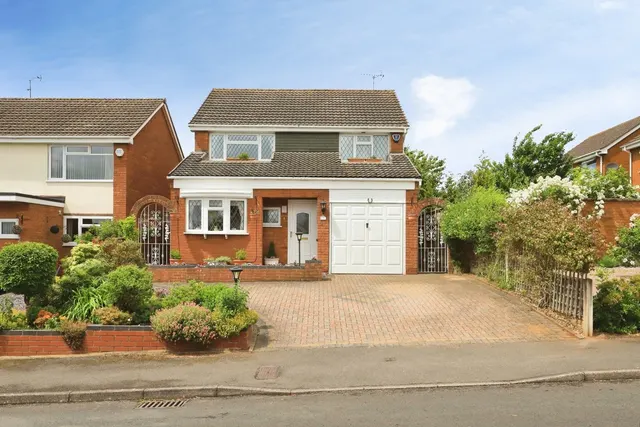 Bronte Drive, Kidderminster, DY10, photo 1