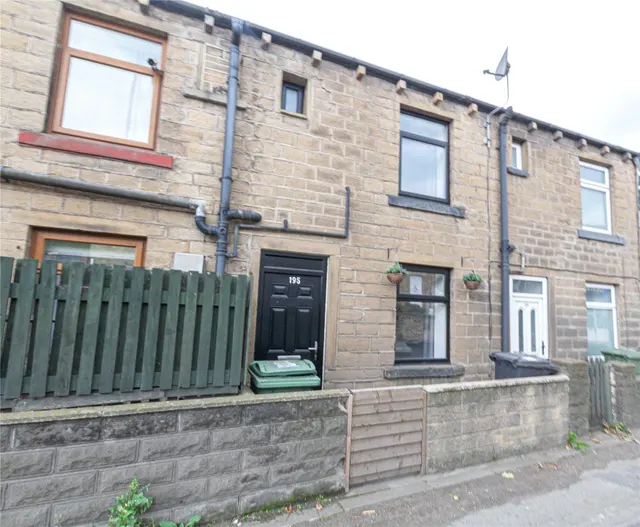 Huddersfield Road, Mirfield, WF14, photo 1