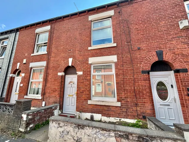 Fields New Road, Oldham, OL9, photo 1