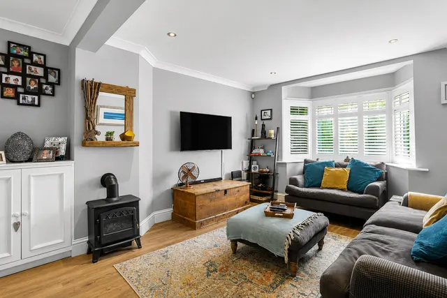 Ashenden Road, Guildford, GU2, photo 2