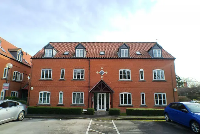Long Acre, Bingham, NG13, photo 1