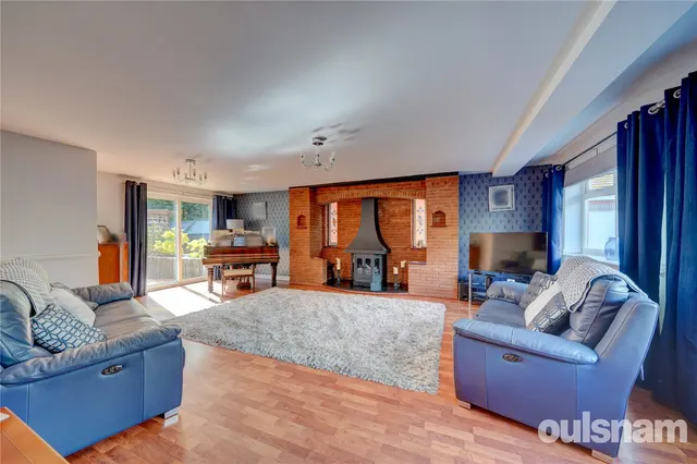 Photo 2 — Hanbury Road, Droitwich, Worcestershire, WR9 8PR