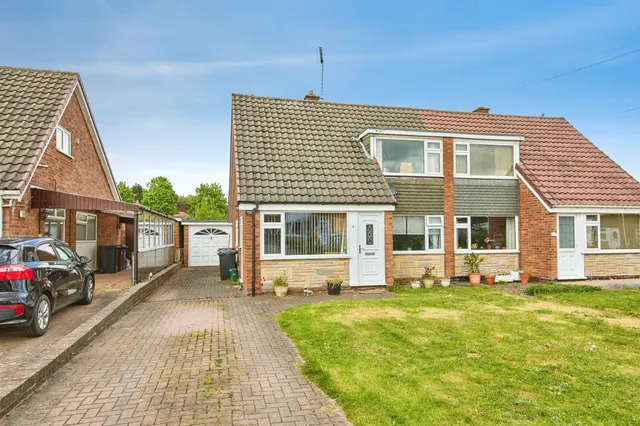 Henhurst Ridge, Burton-On-Trent, DE13, photo 1