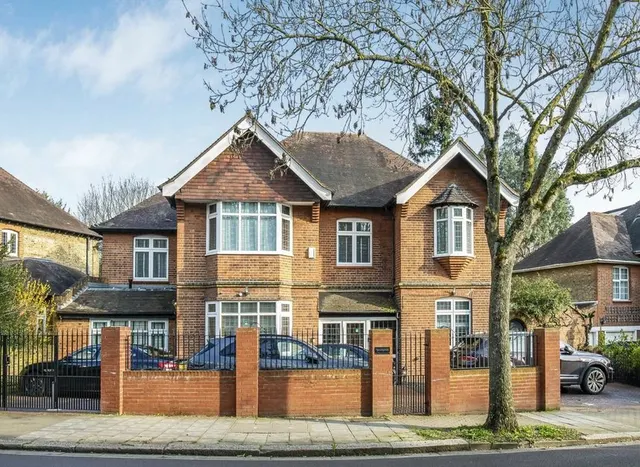 The Grove, Isleworth, TW7, photo 1