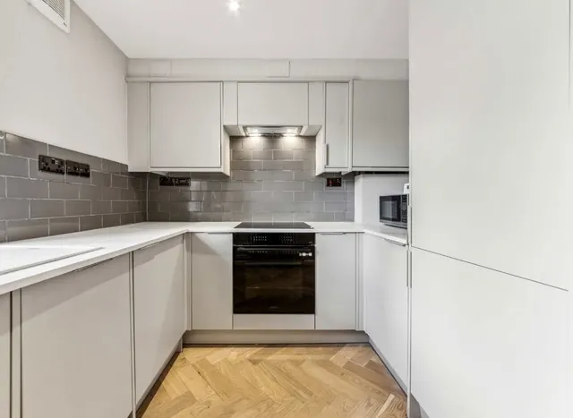 Photo 3 — Leigham Court Road, Streatham, SW16