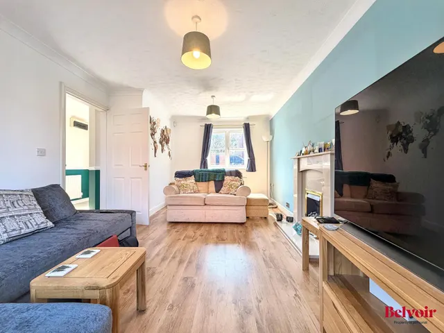 Photo 3 — Kingfisher Drive, Cheltenham, GL51